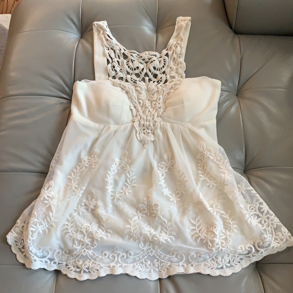 Boston Proper
Crochet Lace Cream Top - Picture 9 of 13